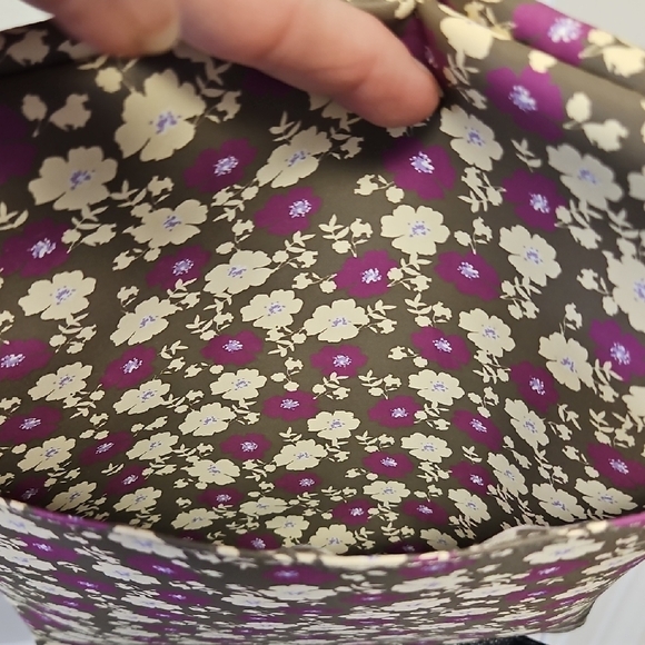 Stone Mountain Floral Crossbody Bag Water Resistant - Picture 6 of 10